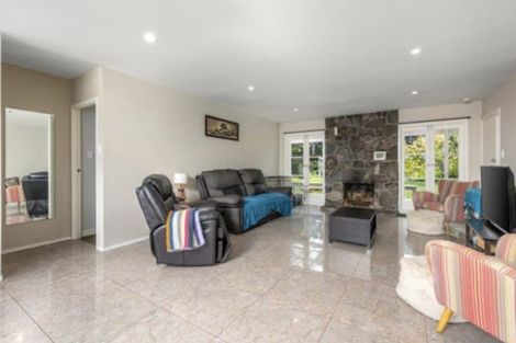 Photo of property in 49 Tawa Road, Kumeu, 0891