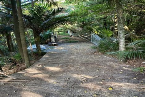 Photo of property in 323 Glenfield Road, Glenfield, Auckland, 0629