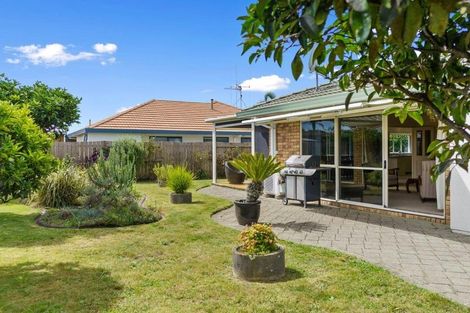 Photo of property in 122 Santa Monica Drive, Papamoa Beach, Papamoa, 3118