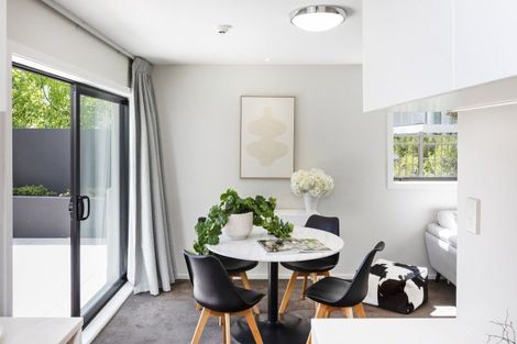 Photo of property in 2/18 Carlton Mill Road, Merivale, Christchurch, 8014