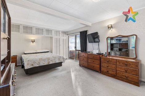 Photo of property in 5 Bird Grove, Stokes Valley, Lower Hutt, 5019