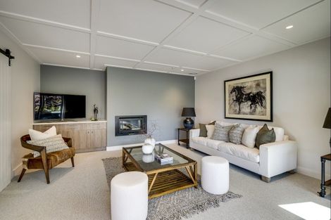 Photo of property in 71 Oak Road, Poraiti, Napier, 4112