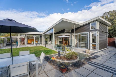 Photo of property in 166 Sands Crescent, Matarangi, Whitianga, 3592