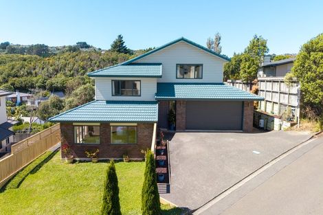 Photo of property in 20 Wantwood Grove, Churton Park, Wellington, 6037
