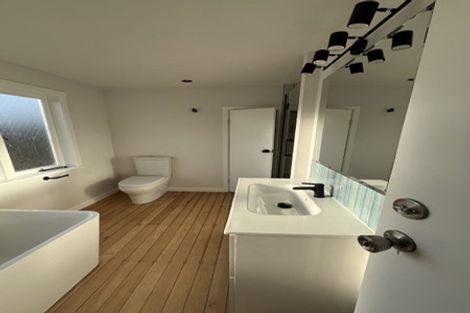 Photo of property in 1/934 East Coast Road, Northcross, Auckland, 0630