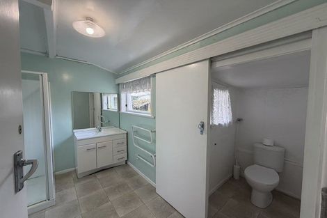 Photo of property in 25 Margan Avenue, New Lynn, Auckland, 0600