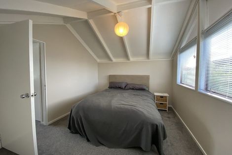 Photo of property in 3/25a Beach Road, Te Atatu Peninsula, Auckland, 0610