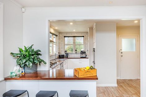 Photo of property in 8 Parkland Crescent, Terrace End, Palmerston North, 4410