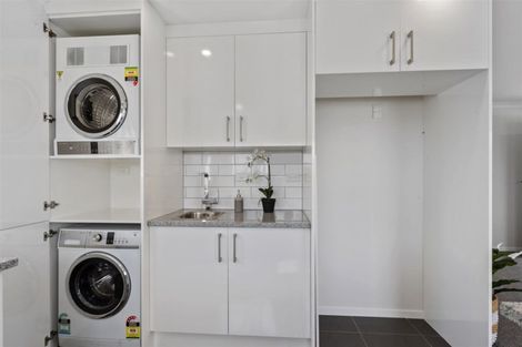 Photo of property in 17 Thomas Avenue, Te Atatu Peninsula, Auckland, 0610