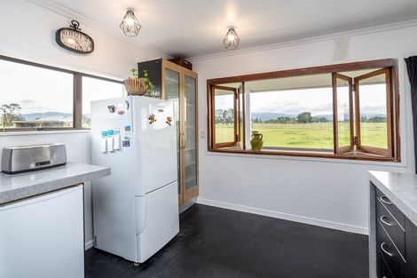 Photo of property in 90 Settlement Road, Morison Bush, Greytown, 5794