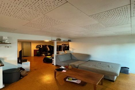 Photo of property in 2/16 Pupuke Road, Takapuna, Auckland, 0622