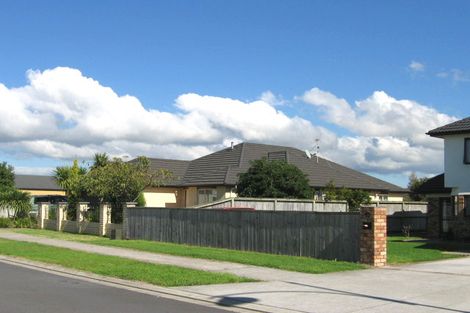 Photo of property in 15 Piriti Drive, Te Atatu Peninsula, Auckland, 0610