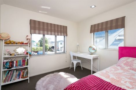 Photo of property in 90c Mandeville Street, Riccarton, Christchurch, 8011