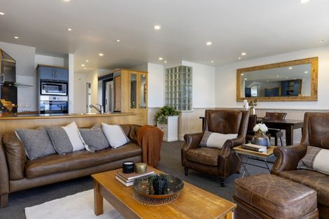 Photo of property in 2/227 Lake Terrace, Waipahihi, Taupo, 3330