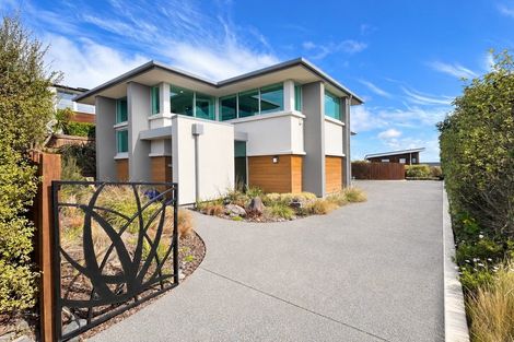 Photo of property in 271 Cannon Hill Crescent, Mount Pleasant, Christchurch, 8081