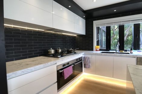 Photo of property in 2/92 Churchill Road, Murrays Bay, Auckland, 0630