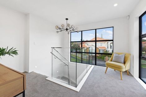 Photo of property in 4 Auden Close, Somerville, Auckland, 2014