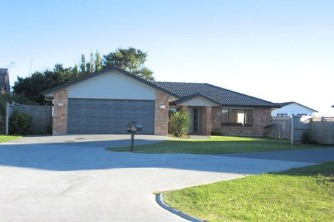 Photo of property in 13 Ashkirk Place, Wattle Downs, Auckland, 2103