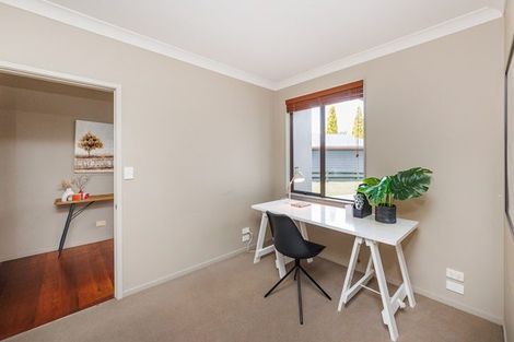 Photo of property in 23 Opawa Place, Terrace End, Palmerston North, 4410