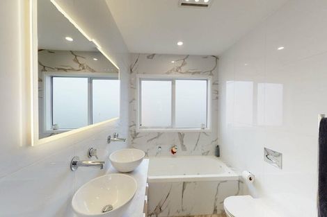 Photo of property in 9 Birkhall Grove, Strathmore Park, Wellington, 6022