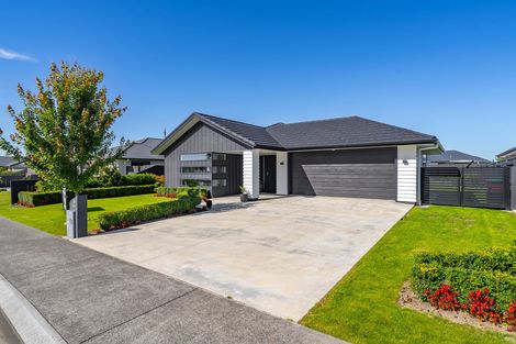 Photo of property in 15 Maple Grove, Kingston, Wellington, 6021