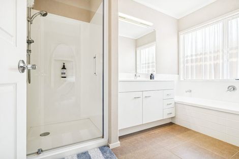 Photo of property in 3 Ranchod Terrace, Pukekohe, 2120