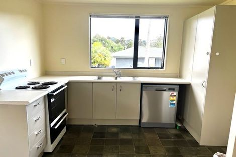 Photo of property in 15 Xena Way, Henderson, Auckland, 0612
