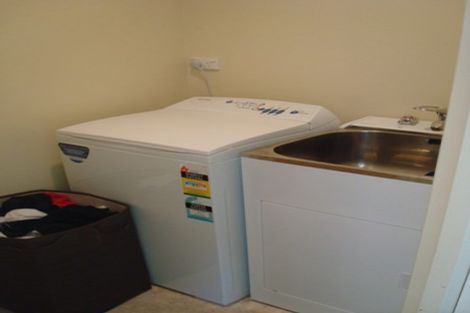 Photo of property in 53a View Road, Henderson, Auckland, 0612