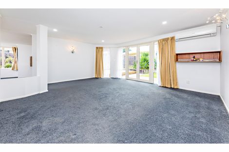 Photo of property in 36 Bellville Drive, Clendon Park, Auckland, 2103