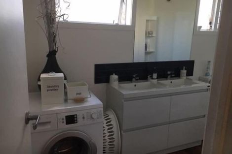 Photo of property in 6 Long Street, Torbay, Auckland, 0630