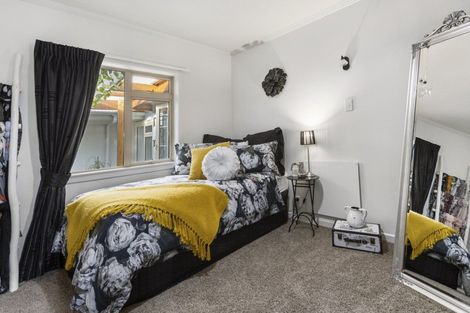 Photo of property in 3 Ngatai Road, Otumoetai, Tauranga, 3110