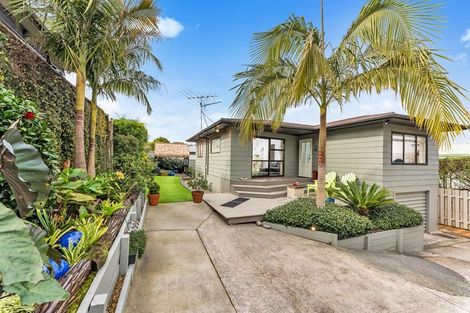 Photo of property in 2/2 Patons Road, Howick, Auckland, 2014