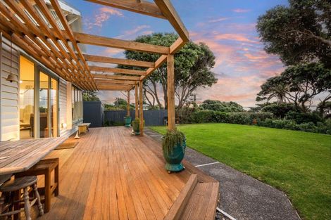 Photo of property in 137 Wellington Road, Paekakariki, 5034