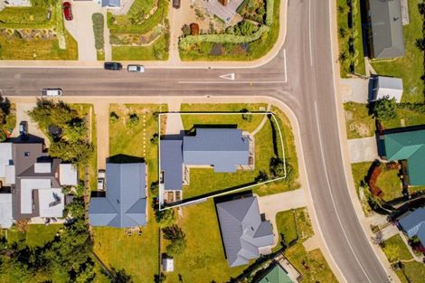 Photo of property in 17 Kings Drive, Wanaka, 9305