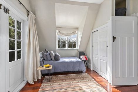 Photo of property in 40 Ngaio Road, Kelburn, Wellington, 6012