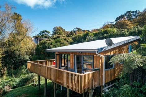 Photo of property in 99 Onetangi Road, Waiheke Island, 1971