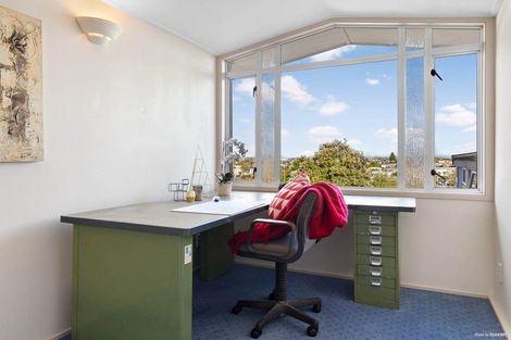 Photo of property in 46 Potter Avenue, Northcote, Auckland, 0627