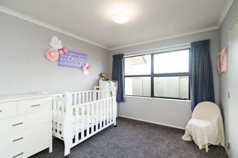 Photo of property in 6 Nevada Way, Kelvin Grove, Palmerston North, 4414