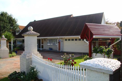 Photo of property in 55 Branch Road, Highlands Park, New Plymouth, 4312