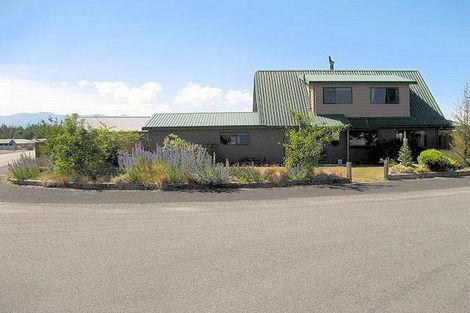 Photo of property in 6 Irishman Drive, Twizel, 7901