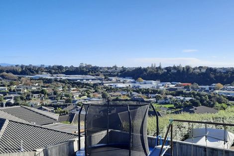 Photo of property in 6 Renner Place, Pyes Pa, Tauranga, 3112