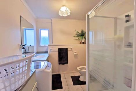 Photo of property in 1 Lewis Road, Pakuranga, Auckland, 2010