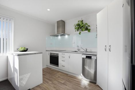 Photo of property in 5 Lance Way, Papamoa, 3118