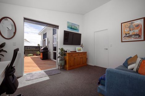 Photo of property in 28 Marion Crescent, Papamoa Beach, Papamoa, 3118