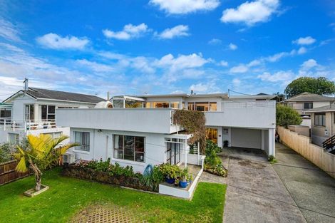 Photo of property in 13 Kiteroa Terrace, Rothesay Bay, Auckland, 0630