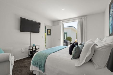 Photo of property in 468 Peninsula Road, Kelvin Heights, Queenstown, 9300