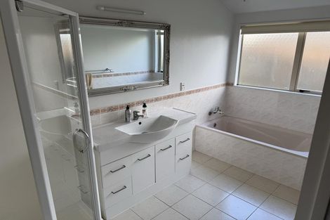 Photo of property in 29 Gala Place, Henderson, Auckland, 0612