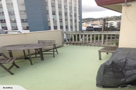 Photo of property in 4a Macdonald Crescent, Te Aro, Wellington, 6011