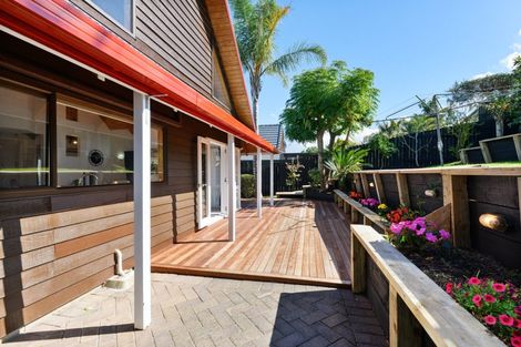 Photo of property in 5 Palmyra Way, Half Moon Bay, Auckland, 2012