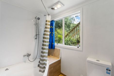 Photo of property in 38 Paramu Avenue, Birkdale, Auckland, 0626